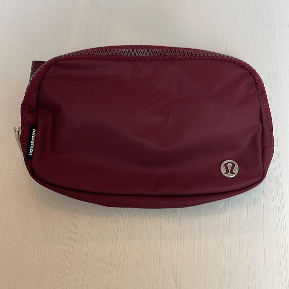 Lululemon Everywhere Belt Bag - Red Merlot
